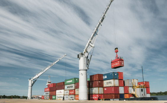 Hafenmaschinen: Unverzichtbare Ausrüstung für den Hafenbetrieb