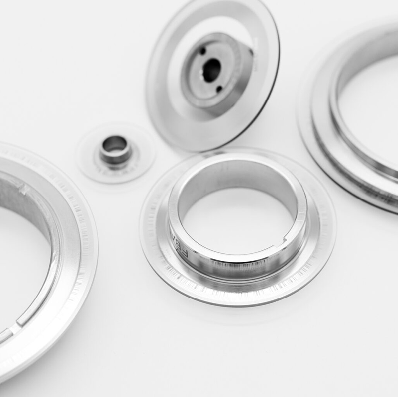 Optische Glasscheiben und Skalen, maßgeschneidert für Ihre Projekte